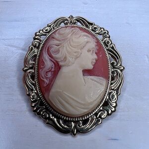 Vintage Victorian Cameo Brooch